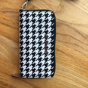 Michael Kors Houndstooth wristlet wallet
